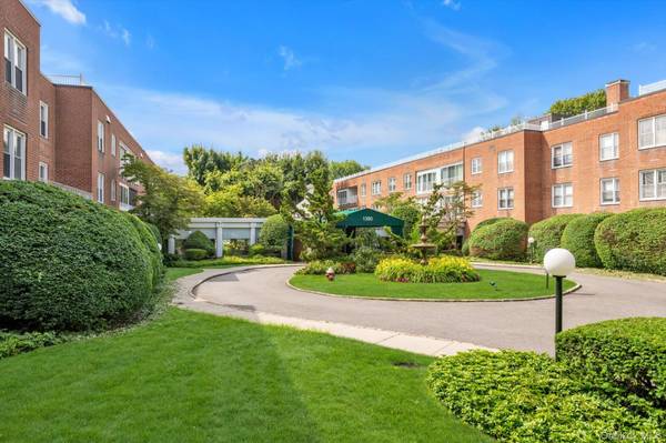 1390 Broadway #107, Hewlett, NY 11557