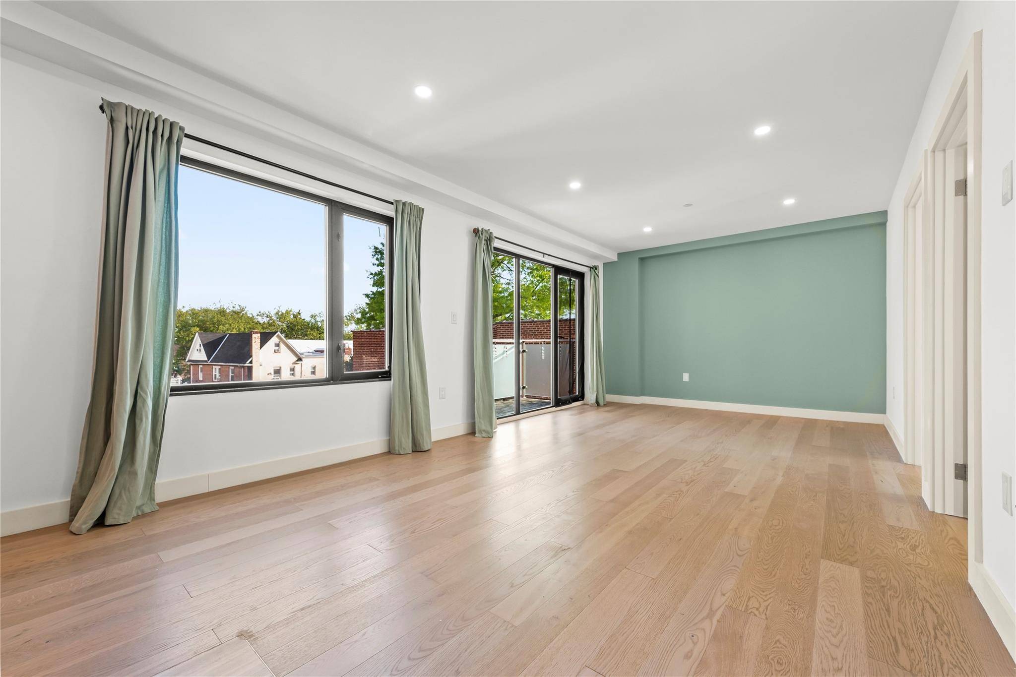Rego Park, NY 11374,62-98 Woodhaven BLVD #3C