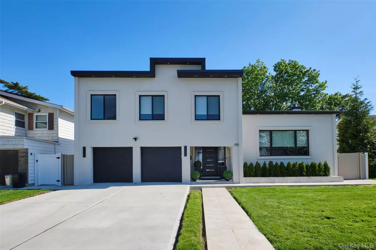 North Woodmere, NY 11581,929 Jewel DR