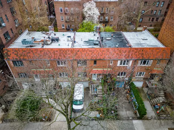 Jackson Heights, NY 11372,3550 84th ST