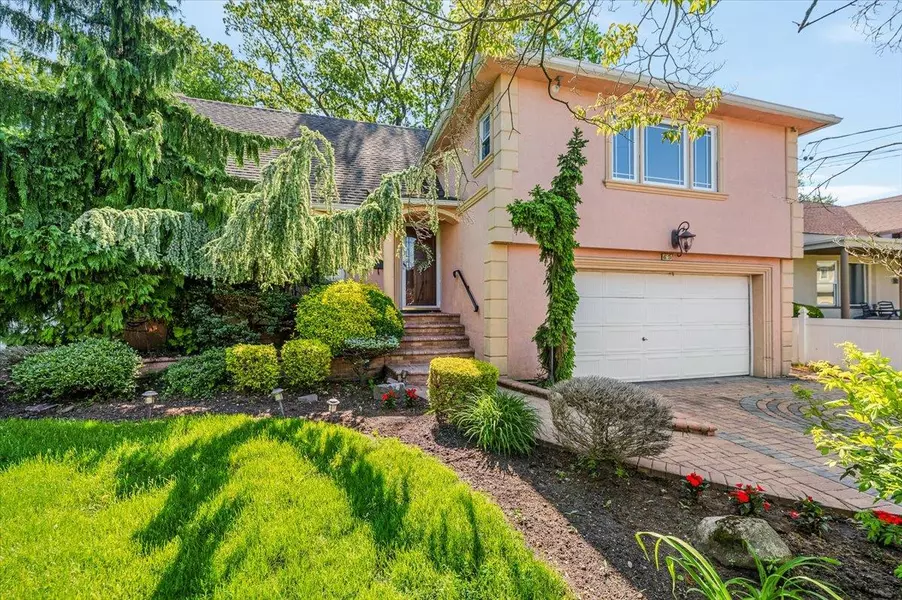 63 Hungry Harbor RD, Valley Stream, NY 11581