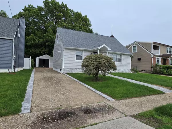 Uniondale, NY 11553,767 Martin DR