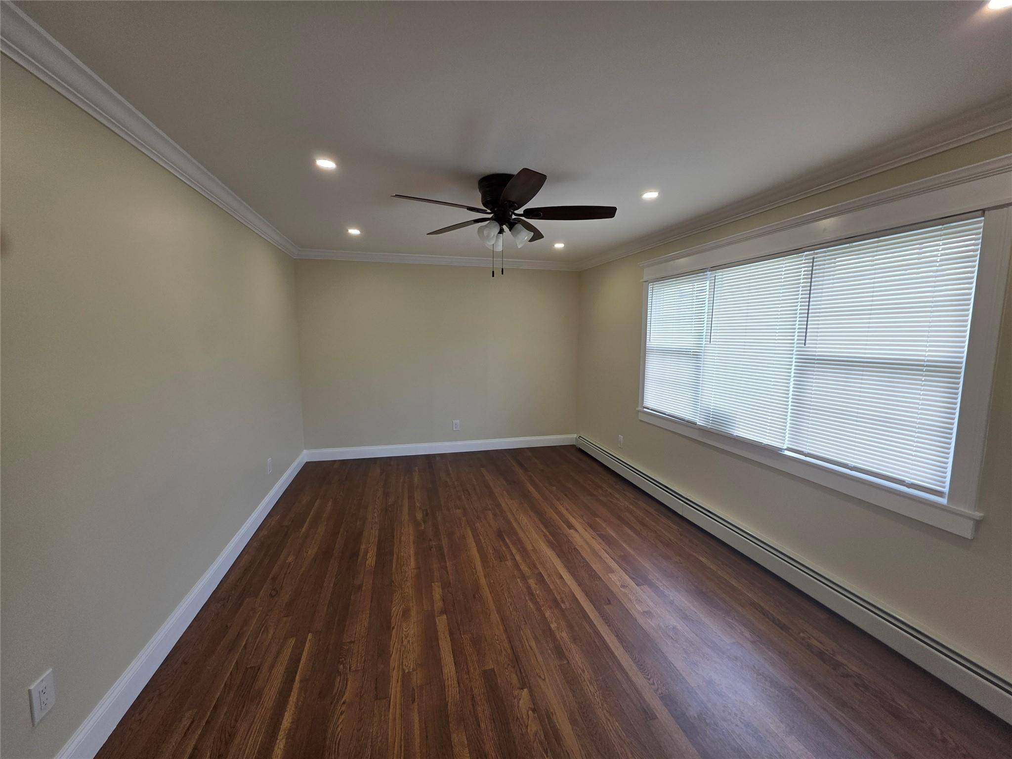 Uniondale, NY 11553,767 Martin DR