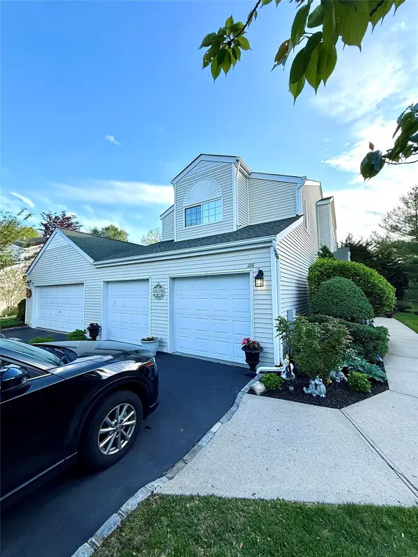 Manorville, NY 11949,186 Gothic CIR