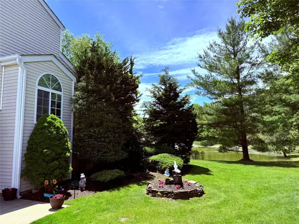 Manorville, NY 11949,186 Gothic CIR