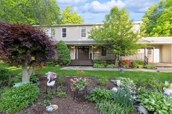 18 Lockhart LN, Highland, NY 12528