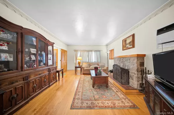 Bayside, NY 11360,2816 215th PL