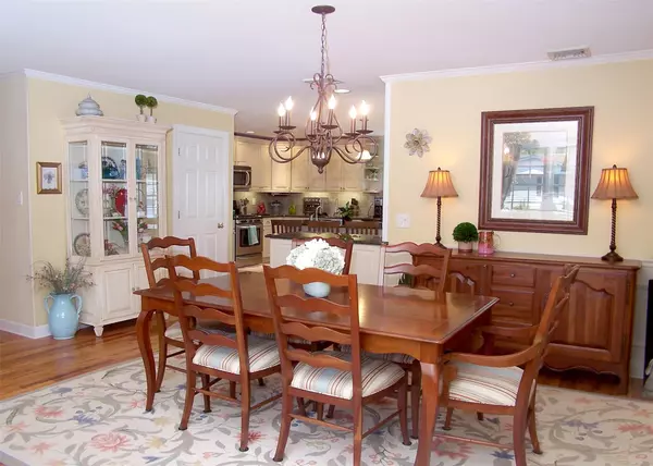West Sayville, NY 11796,56 5th ST