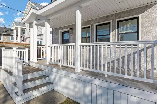 Bellmore, NY 11710,715 Farmers AVE