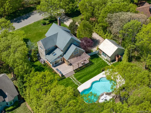 Southampton, NY 11968,20 Cove Neck LN