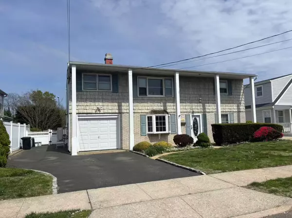 2333 Beech ST, Wantagh, NY 11793
