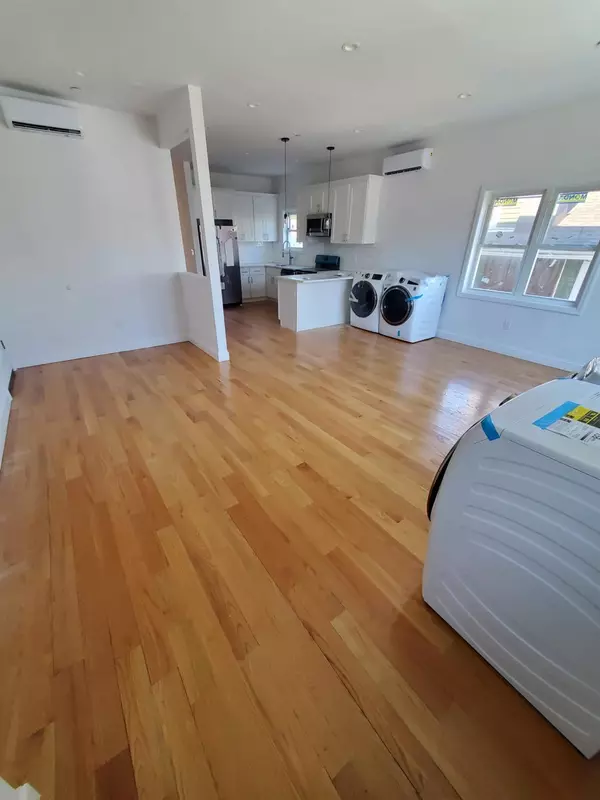 Far Rockaway, NY 11691,1415 pinson street