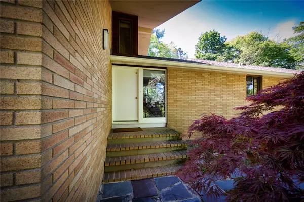 Tuxedo Park, NY 10987,1 Ridge RD