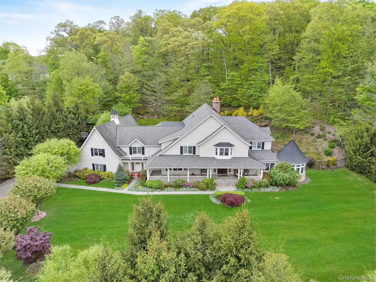 Armonk, NY 10504,7 Ridgeview CIR