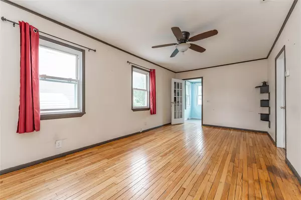 Hicksville, NY 11801,47 Harding AVE