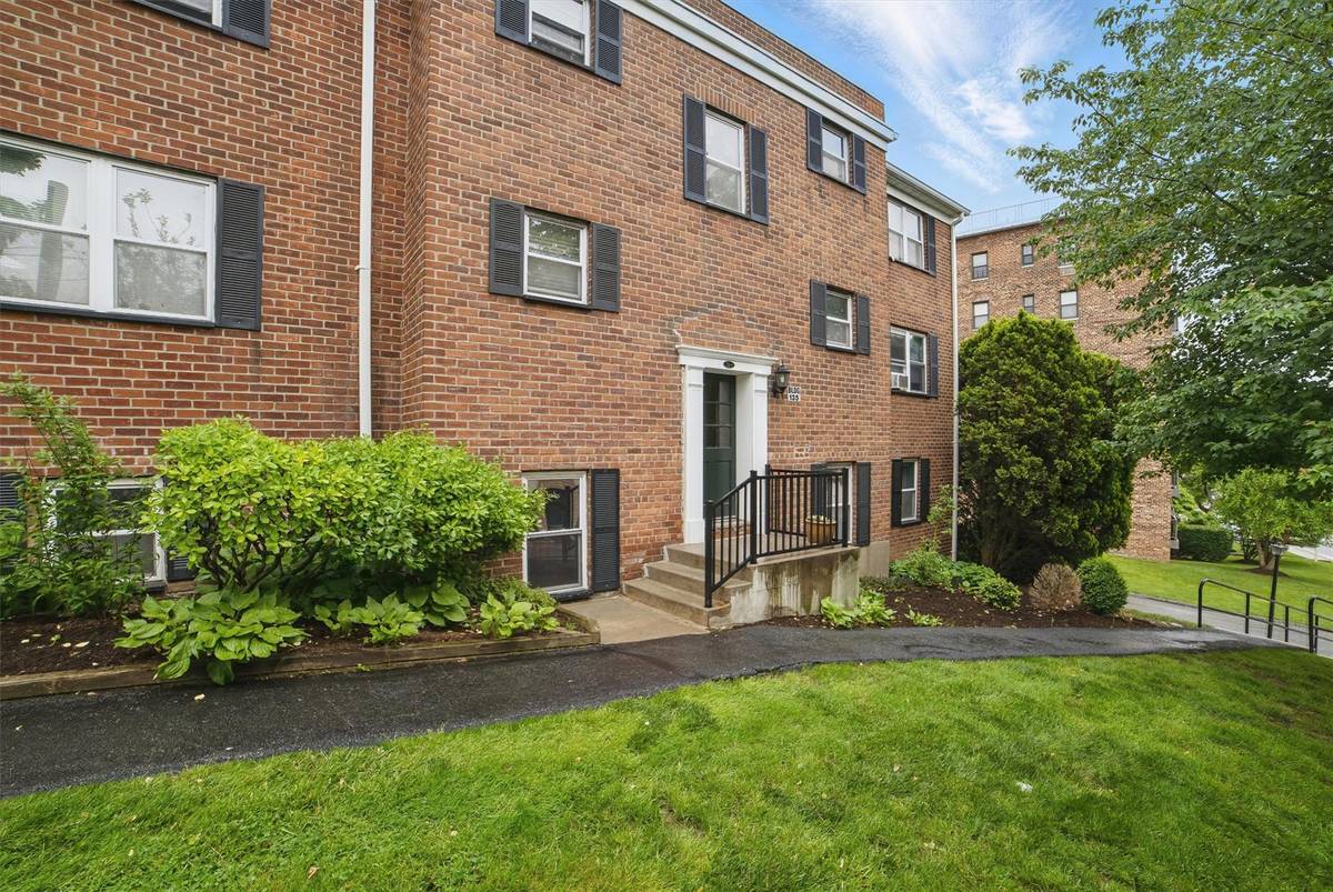 Ossining, NY 10562,135 - 6 Highland AVE #D1