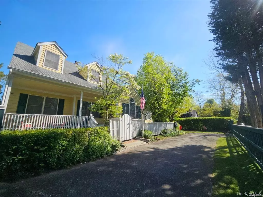Mastic Beach, NY 11951,10 Phyllis RD