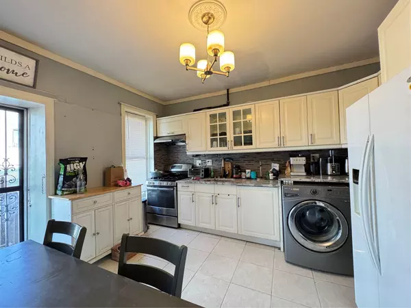 Long Island City, NY 11101,50-35 38th ST