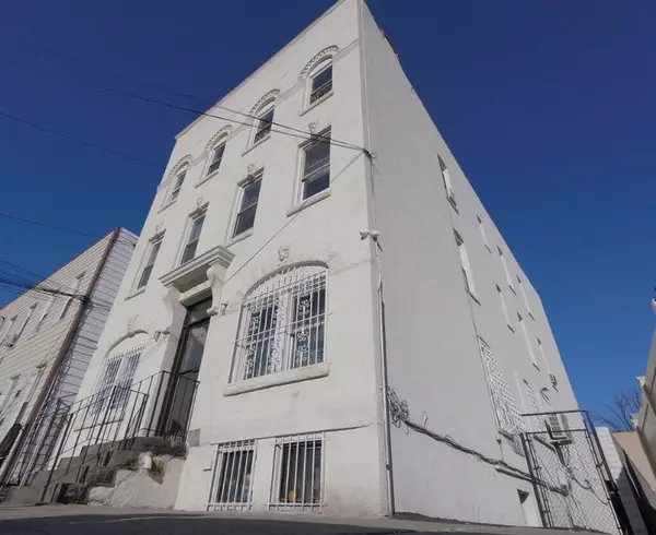 50-35 38th ST, Long Island City, NY 11101