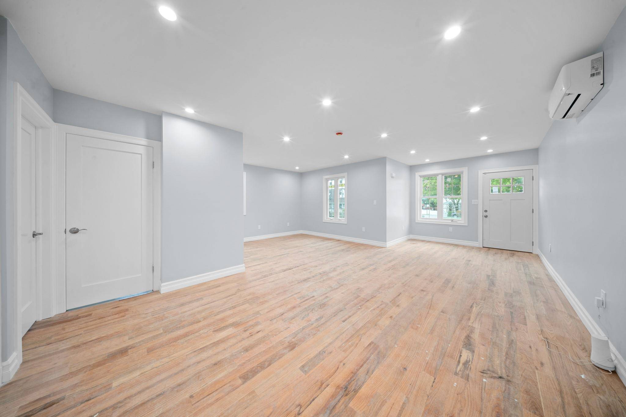 Springfield Gardens, NY 11434,13121 Farmers BLVD