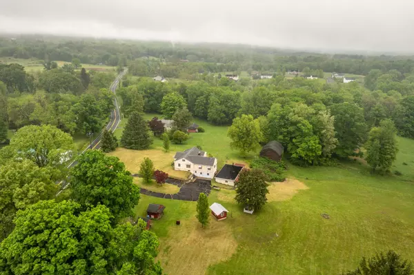 853 Winterton RD, Bloomingburg, NY 12721