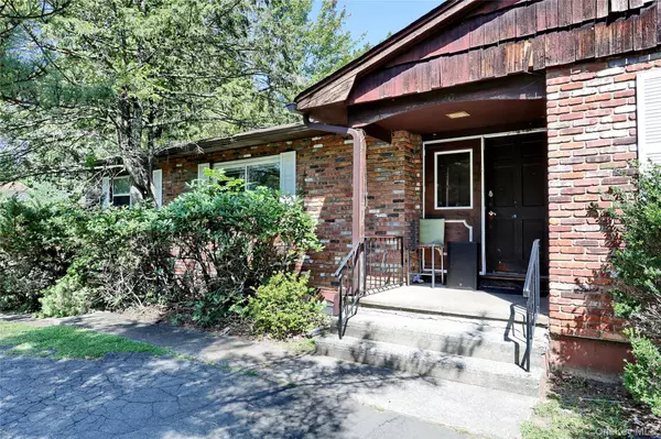 Monsey, NY 10952,20 Crestview TER