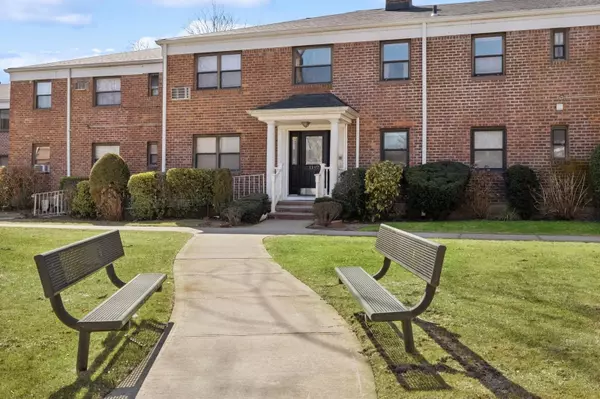 1197 E Broadway #K144, Hewlett, NY 11557