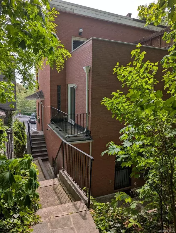Bronx, NY 10471,5465 Sylvan AVE