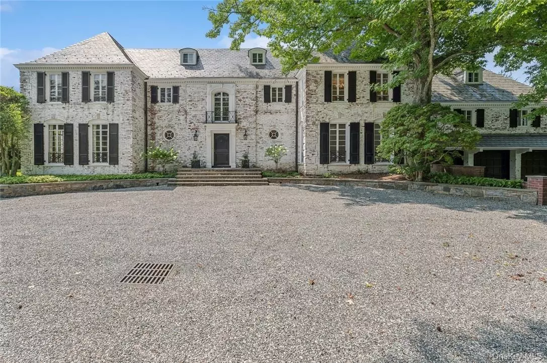 Purchase, NY 10577,6 Loden LN