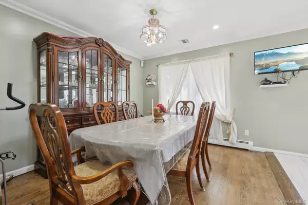 Spring Valley, NY 10977,12-14 Lincoln ST