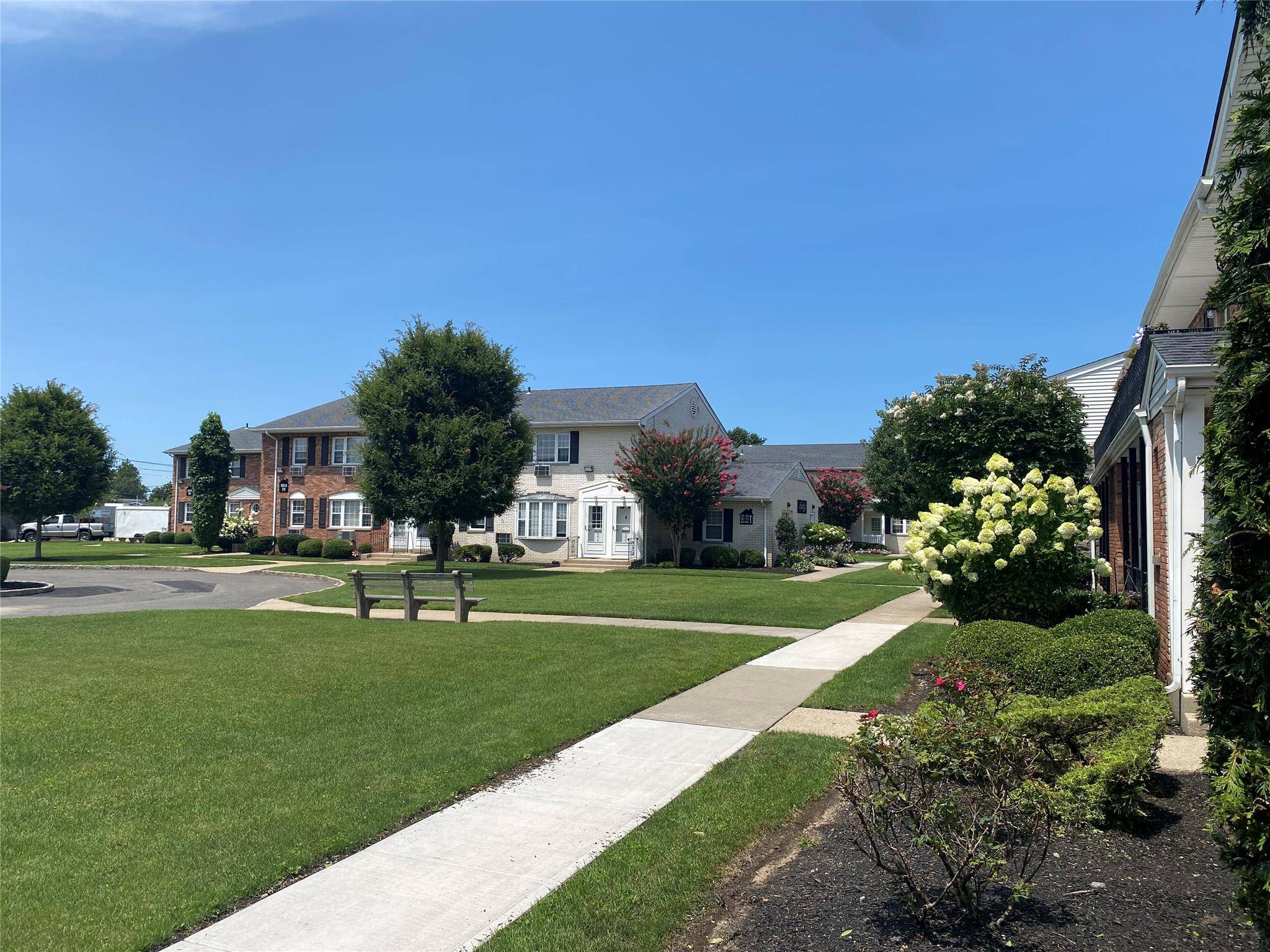 Bethpage, NY 11714,508 Kensington LN