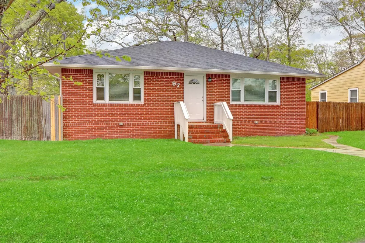 Mastic Beach, NY 11951,97 Overlook DR