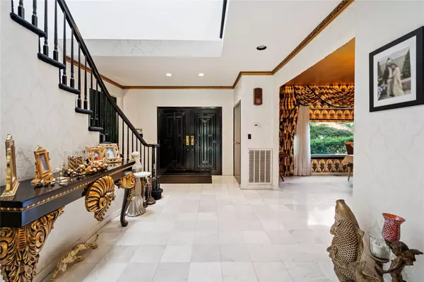 Roslyn Harbor, NY 11576,2 Harbor CT