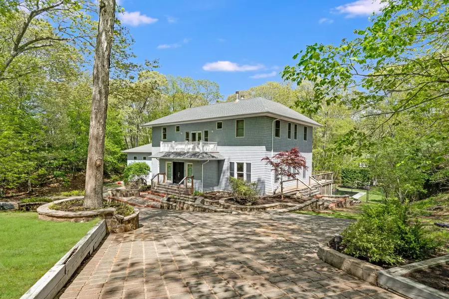 4 Bayview AVE, Shelter Island Heights, NY 11965