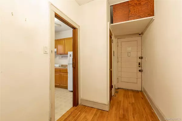 Kew Gardens, NY 11415,83-52 Talbot ST #2H