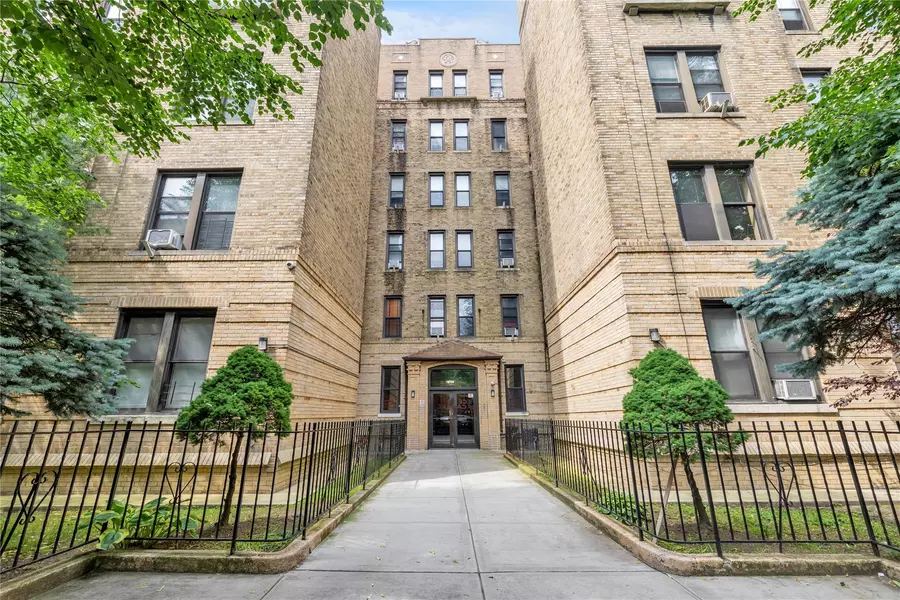 83-52 Talbot ST #2H, Kew Gardens, NY 11415