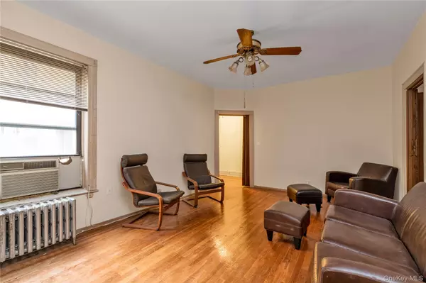 Kew Gardens, NY 11415,83-52 Talbot ST #2H