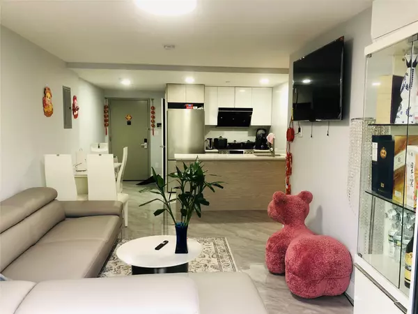 Brooklyn, NY 11220,811 45th Bluffs #3C