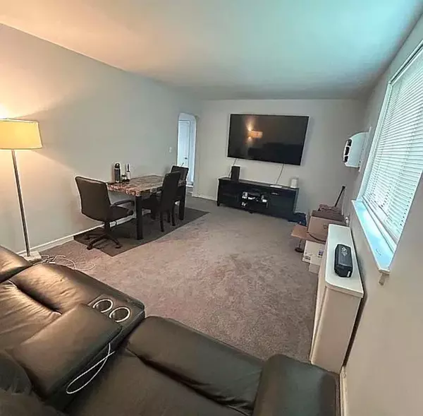 Glen Oaks, NY 11004,264-17 Langston AVE #E-2