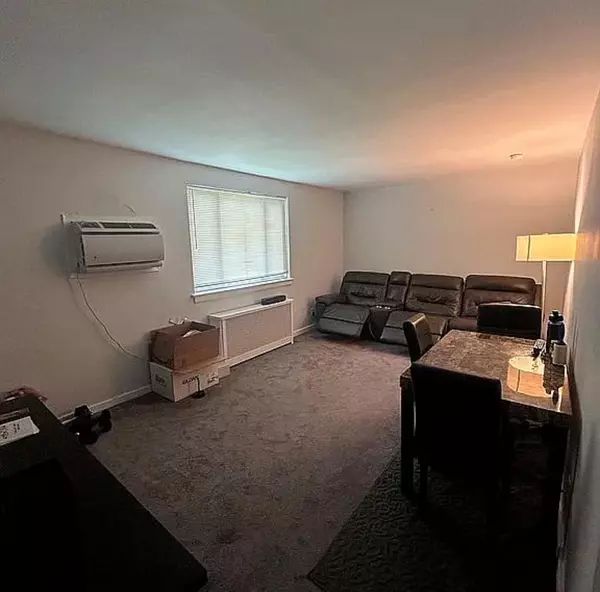 Glen Oaks, NY 11004,264-17 Langston AVE #E-2