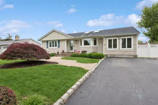Hauppauge, NY 11788,182 S Plaisted AVE