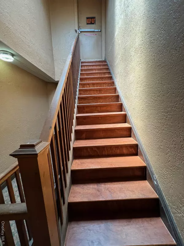 Richmond Hill North, NY 11418,87-32 114th ST