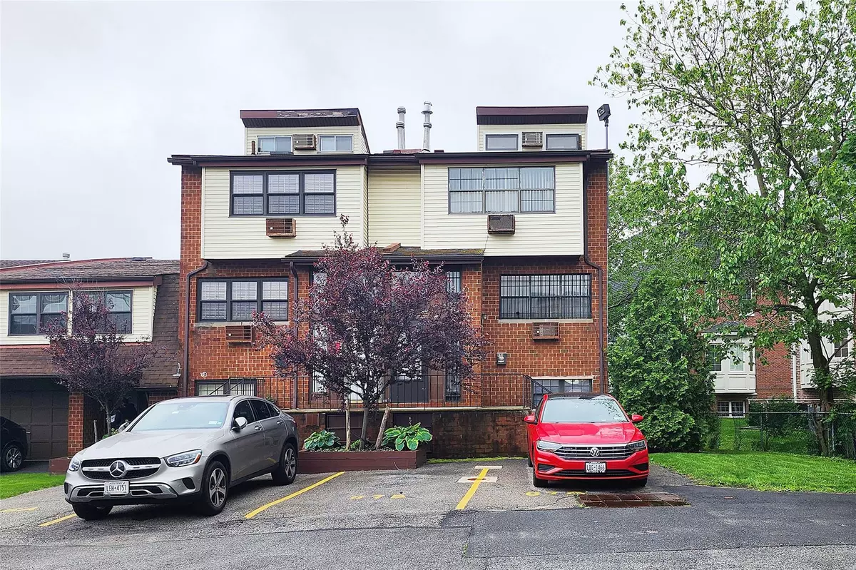 College Point, NY 11356,120-16 Cove CT #87A