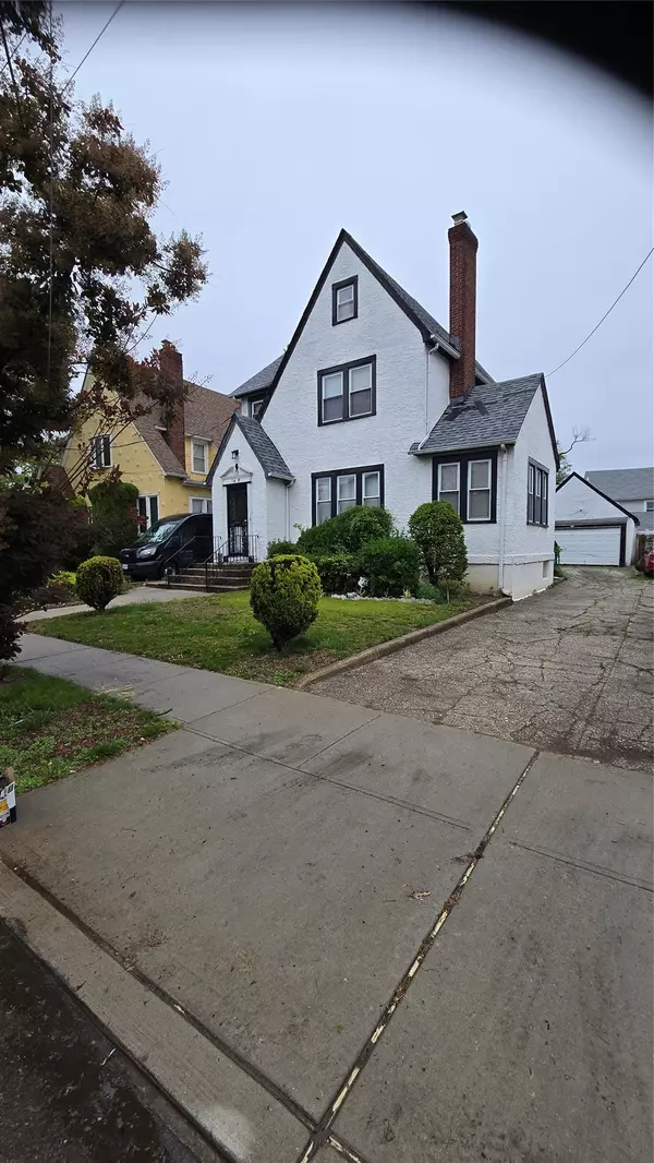 11419 179th ST, Addisleigh Park, NY 11434