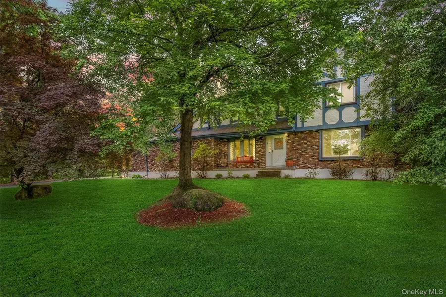 3 Sebastian CT, Hopewell Junction, NY 12533