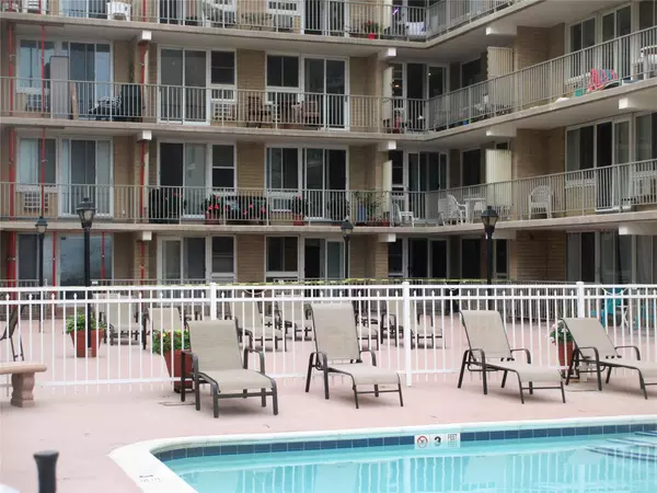 Long Beach, NY 11561,650 Shore RD #4R