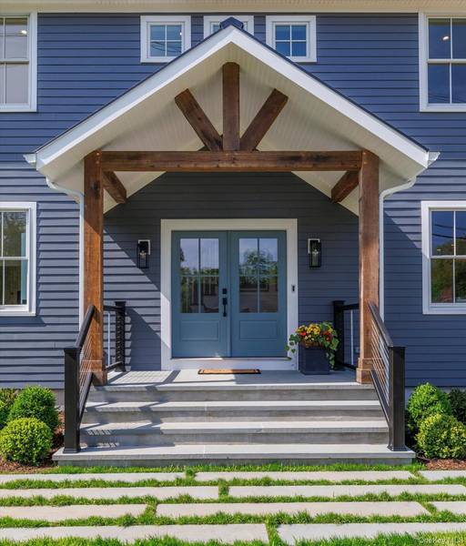 480 Ackerly Pond LN, Southold, NY 11971