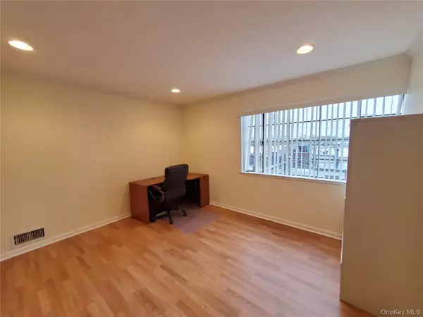 Tappan, NY 10983,125 Oak Tree RD