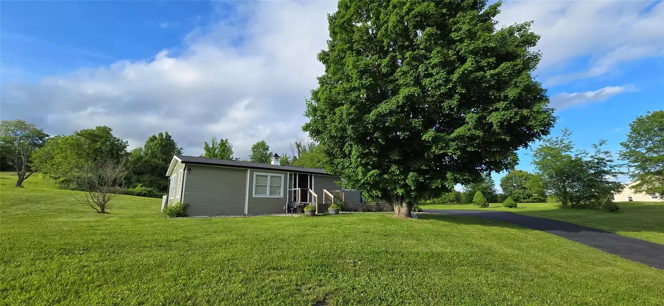 16 Wygant RD, Marlboro, NY 12542
