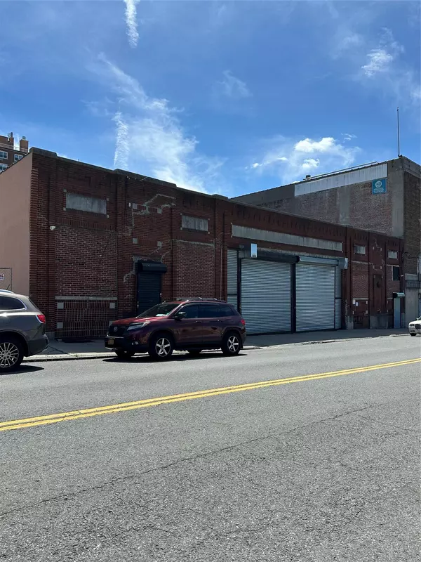 Yonkers, NY 10705,158 Ludlow ST